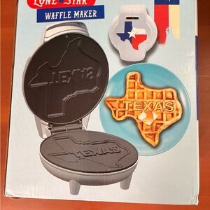 Texas Waffle Maker with Non-Stick Plate